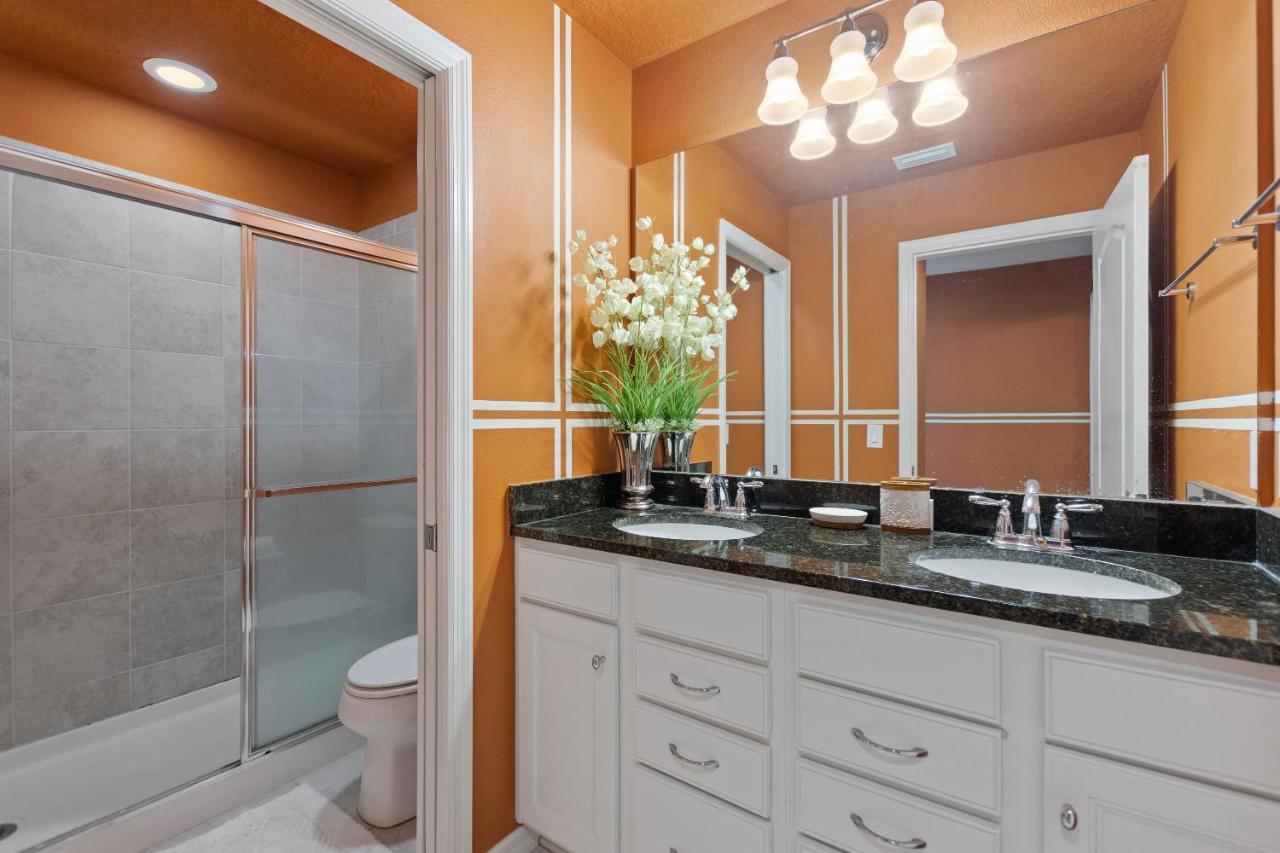 Stylish Cozy Family Getaway With Private Pool And Lake View Kissimmee Bagian luar foto